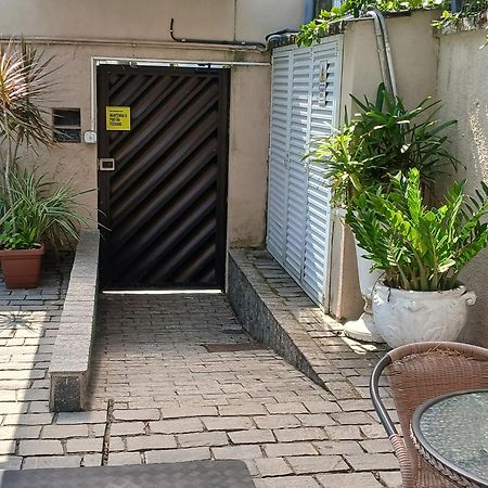 Pousada Parque Suites Estacionamento E Piscina 瓜鲁雅 外观 照片