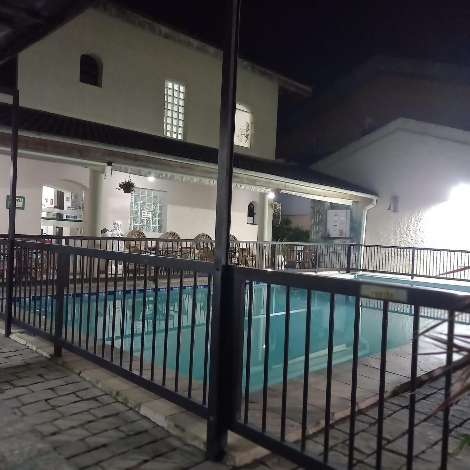 Pousada Parque Suites Estacionamento E Piscina 瓜鲁雅 外观 照片