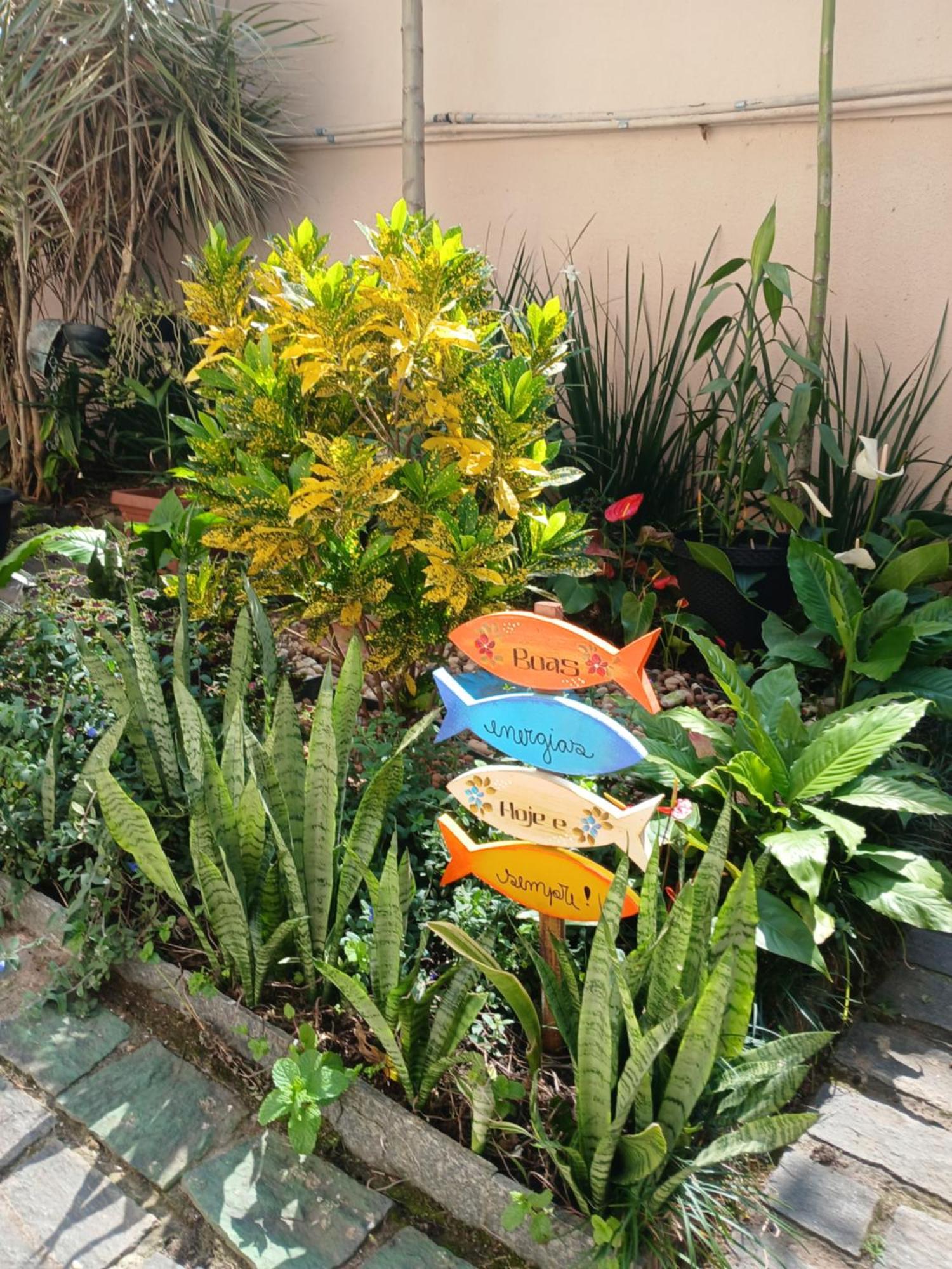 Pousada Parque Suites Estacionamento E Piscina 瓜鲁雅 外观 照片
