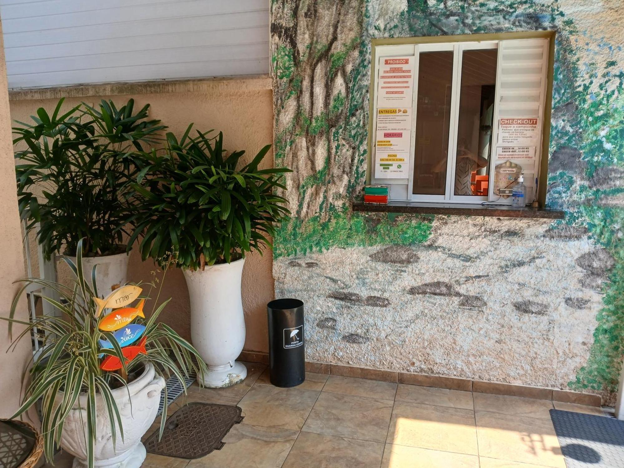 Pousada Parque Suites Estacionamento E Piscina 瓜鲁雅 外观 照片