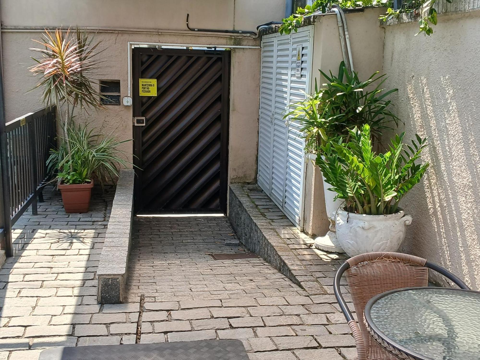 Pousada Parque Suites Estacionamento E Piscina 瓜鲁雅 外观 照片
