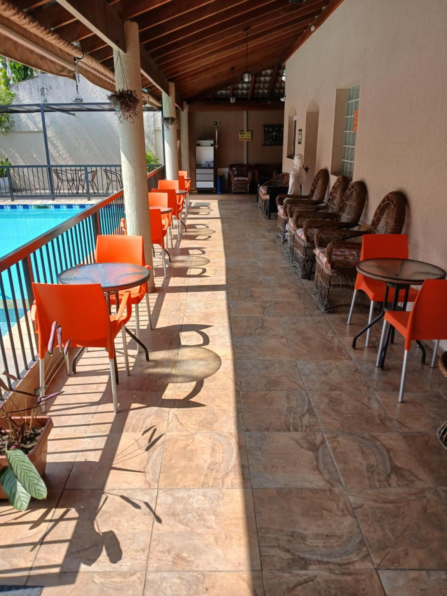 Pousada Parque Suites Estacionamento E Piscina 瓜鲁雅 外观 照片